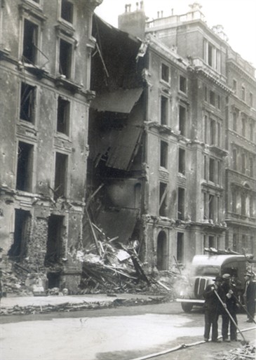 Photo:15 Victoria Street, 11 November 1940