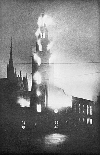 Photo:St Clement Danes on fire, 11 May 1941