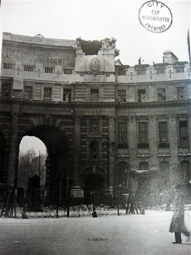 Photo:Damage to Admiralty Arch, April 1941