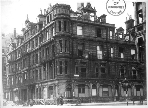 Photo:Mount Street/Audley Hotel damage, April 1941